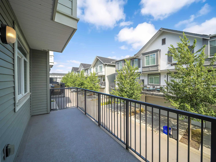 19-15489 99a Avenue, Surrey, BC, V3R 0G9 - 15