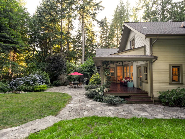 1751 Frances Walk, Bowen Island, BC, V0N 1G2 - 2