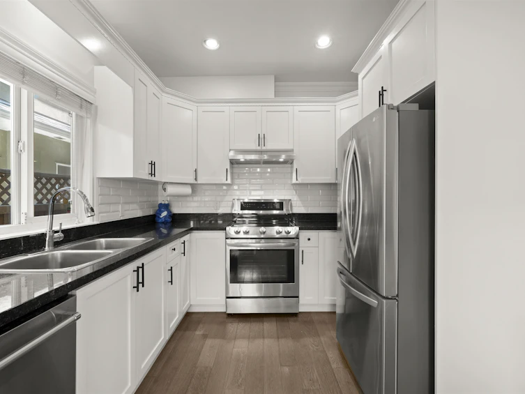 4305 Albert Street, Burnaby, BC, V5C 2E9 - 3