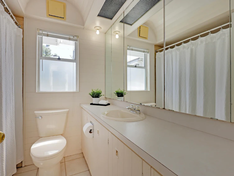1630 W 64th Avenue, Vancouver, BC, V6P 2P1 - 13