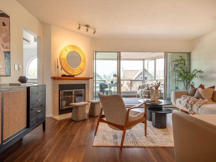 1296 W 8th Avenue, Vancouver, BC, V6H 3Y9 - 4