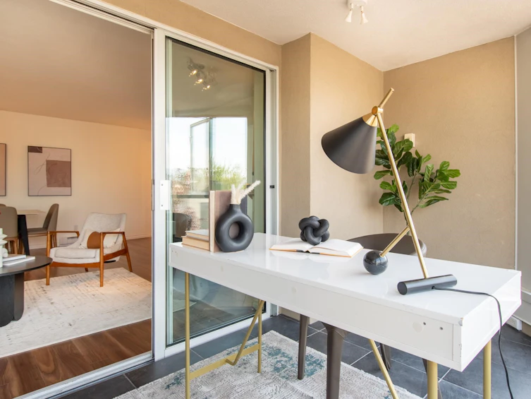 1296 W 8th Avenue, Vancouver, BC, V6H 3Y9 - 16