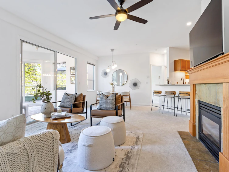 209-131 W 3rd Street, North Vancouver, BC, V7M 1E7 - 8