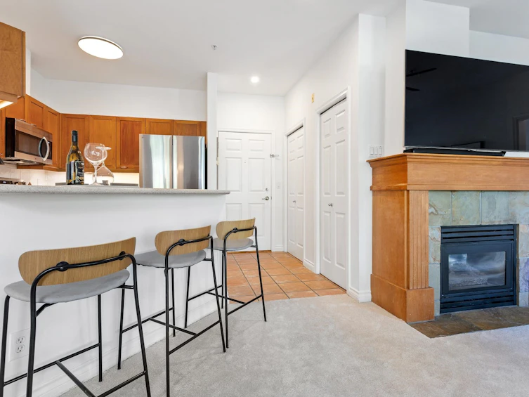 209-131 W 3rd Street, North Vancouver, BC, V7M 1E7 - 9