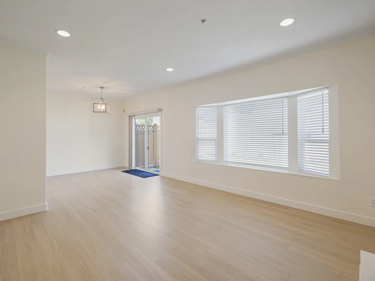 2229 Oxford Street, Vancouver, BC, V5L 1G2 - 8