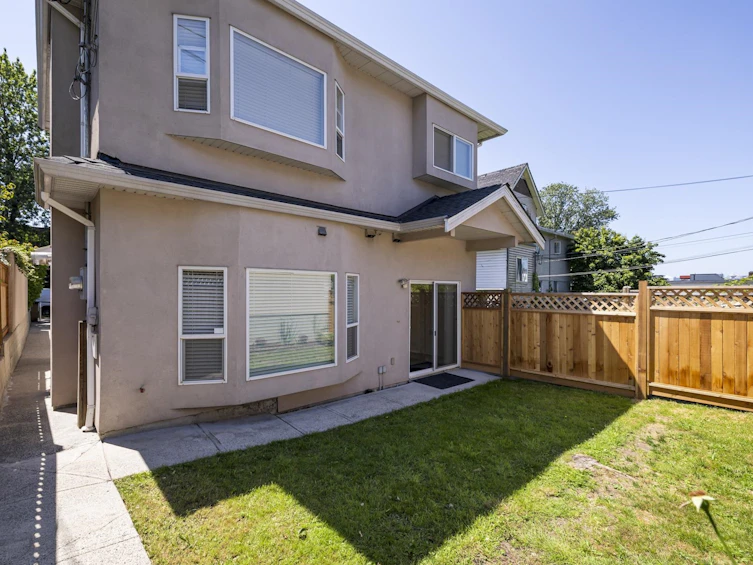 2229 Oxford Street, Vancouver, BC, V5L 1G2 - 22