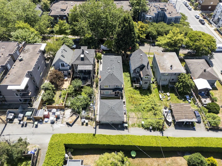 2229 Oxford Street, Vancouver, BC, V5L 1G2 - 38