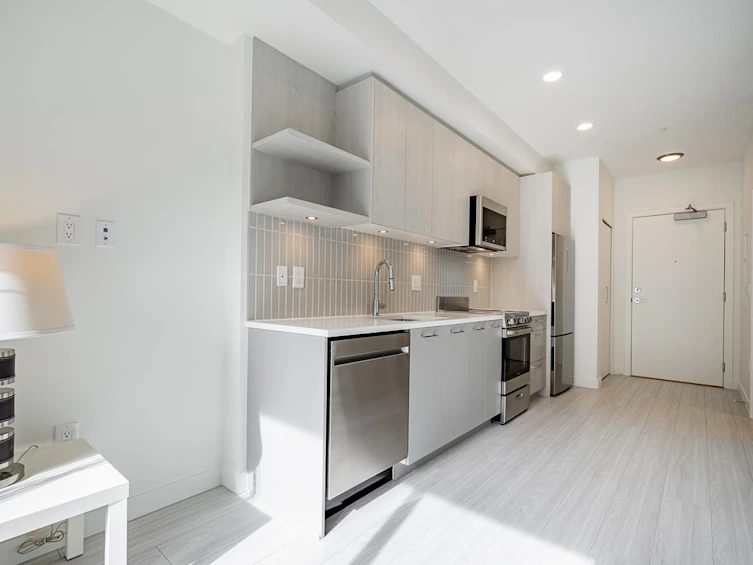 211-10777 138 Street, Surrey, BC, V3T 0T5 - 11