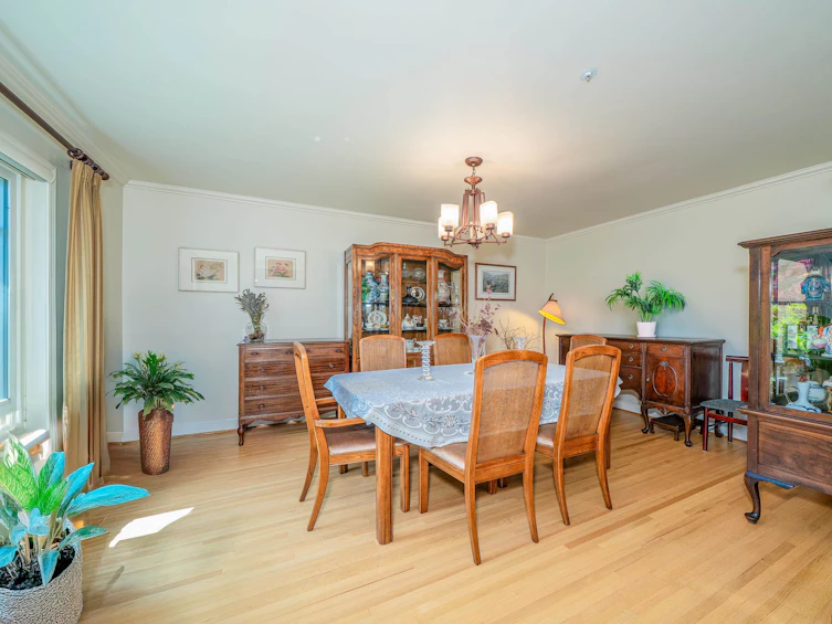 1755 W 58th Avenue, Vancouver, BC, V6P 1W8 - 6