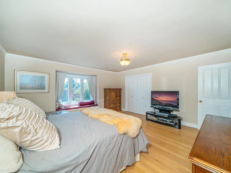 1755 W 58th Avenue, Vancouver, BC, V6P 1W8 - 16