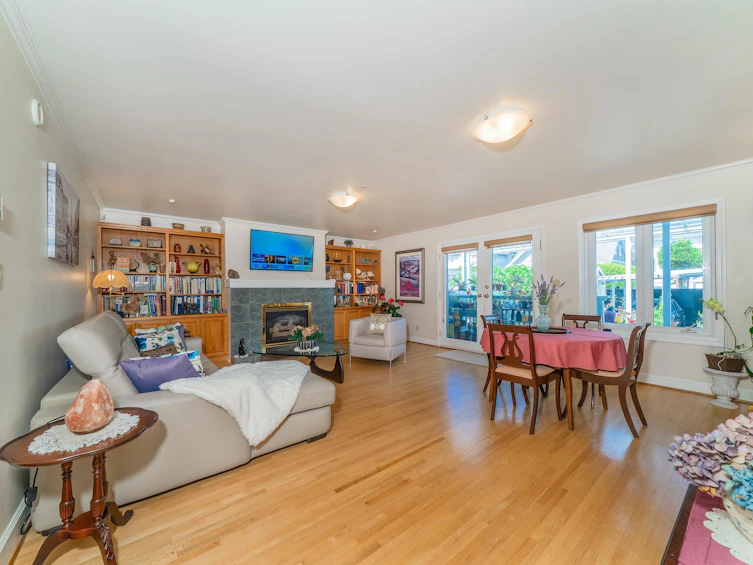 1755 W 58th Avenue, Vancouver, BC, V6P 1W8 - 10