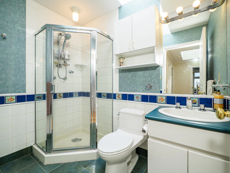 1755 W 58th Avenue, Vancouver, BC, V6P 1W8 - 23