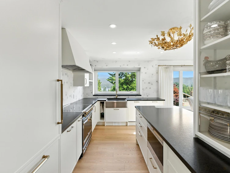 2059 Cliffwood Road, North Vancouver, BC, V7G 1S1 - 12