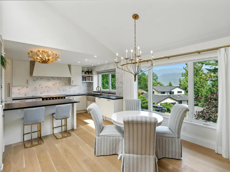 2059 Cliffwood Road, North Vancouver, BC, V7G 1S1 - 9