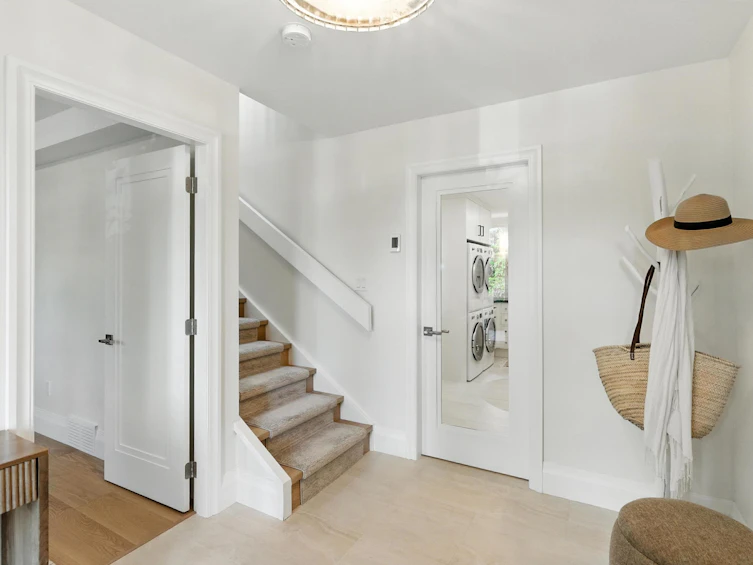 2059 Cliffwood Road, North Vancouver, BC, V7G 1S1 - 5