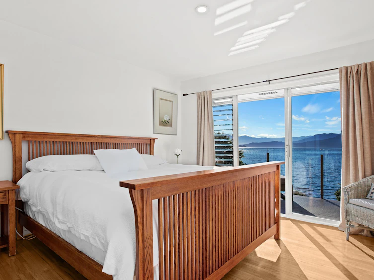 8665 Lawrence Way, West Vancouver, BC, V7W 2T7 - 27