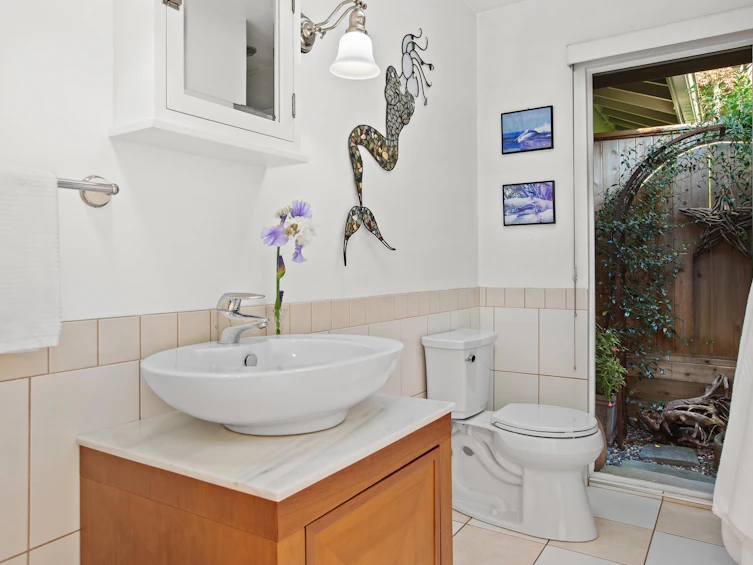 8665 Lawrence Way, West Vancouver, BC, V7W 2T7 - 26