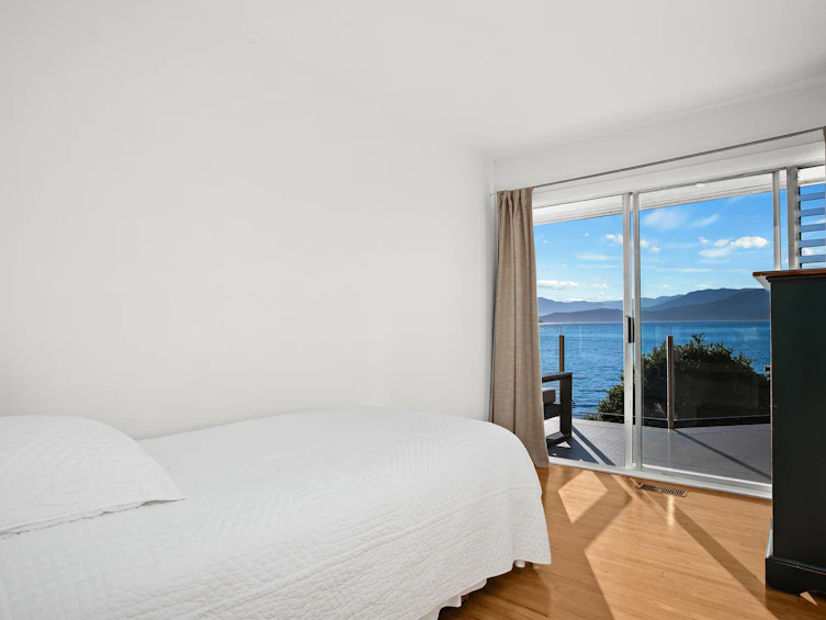 8665 Lawrence Way, West Vancouver, BC, V7W 2T7 - 29
