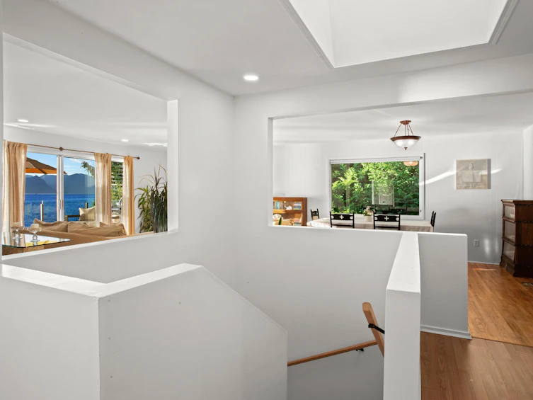 8665 Lawrence Way, West Vancouver, BC, V7W 2T7 - 16