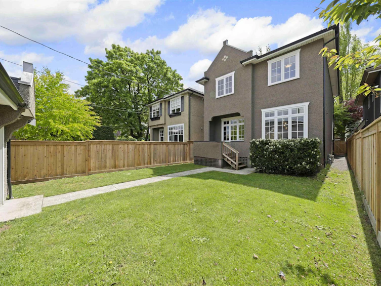 3711 W 11th Avenue, Vancouver, BC, V6R 2K7 - 37