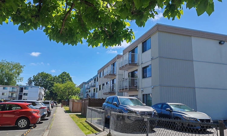 204-7240 Lindsay Road