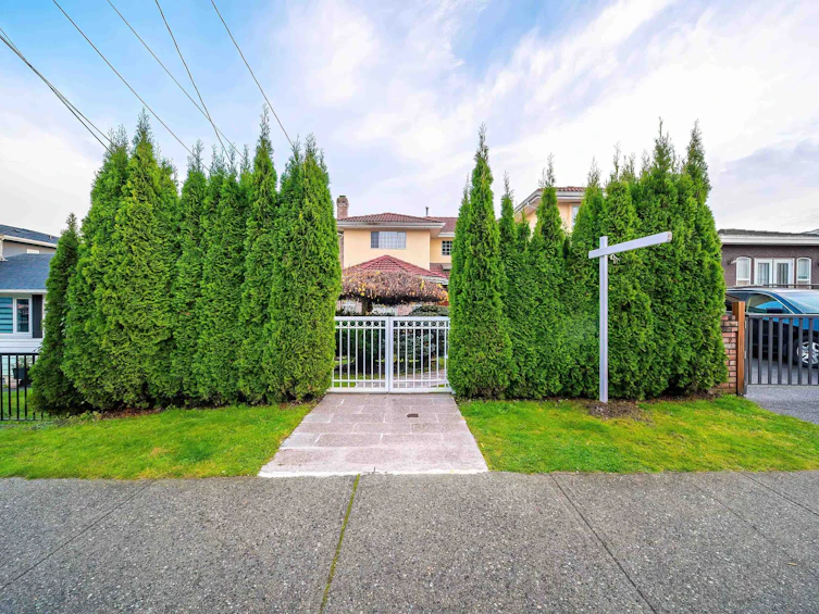 8030 11th Avenue, Burnaby, BC, V3N 2N7 - 23