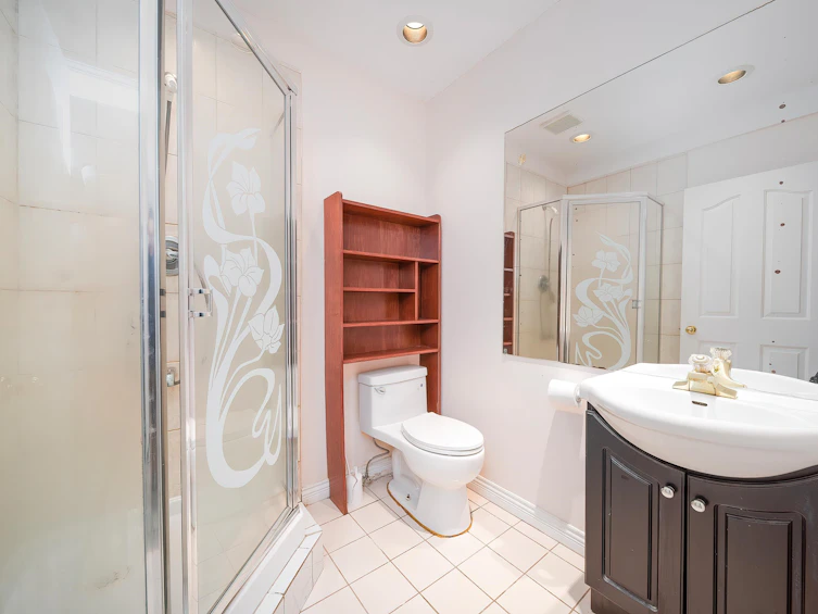 8030 11th Avenue, Burnaby, BC, V3N 2N7 - 22