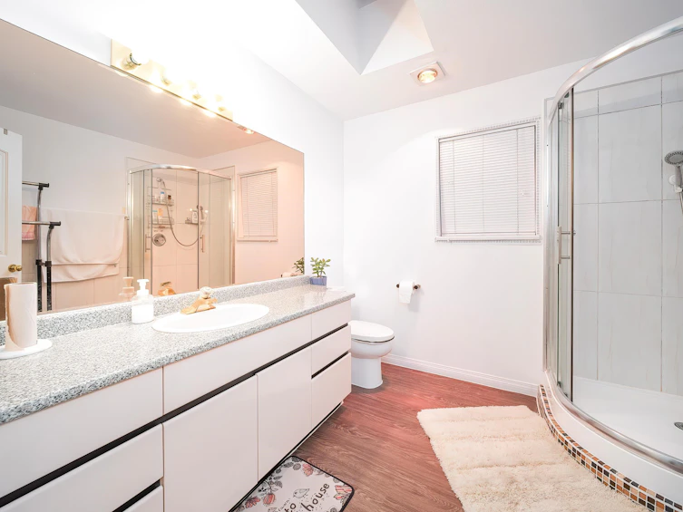8030 11th Avenue, Burnaby, BC, V3N 2N7 - 19