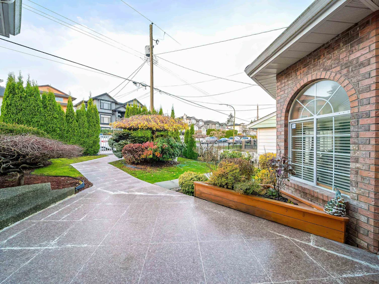 8030 11th Avenue, Burnaby, BC, V3N 2N7 - 34