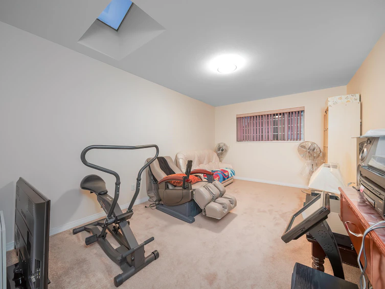 8030 11th Avenue, Burnaby, BC, V3N 2N7 - 13