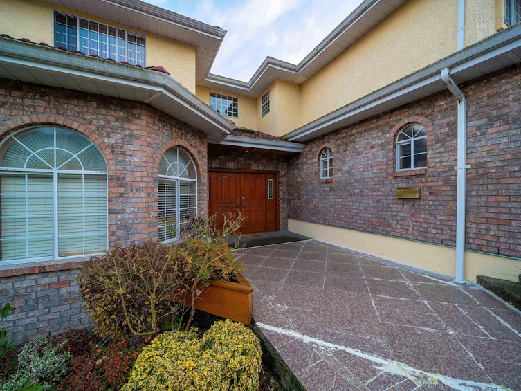 8030 11th Avenue, Burnaby, BC, V3N 2N7 - 3