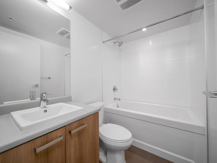2309-13325 102a Avenue, Surrey, BC, V3T 0J5 - 12