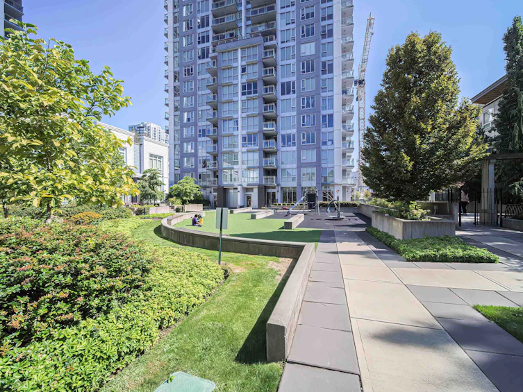 2309-13325 102a Avenue, Surrey, BC, V3T 0J5 - 21