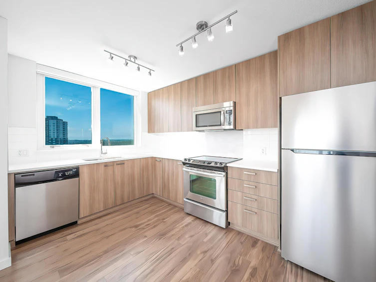 2309-13325 102a Avenue, Surrey, BC, V3T 0J5 - 8