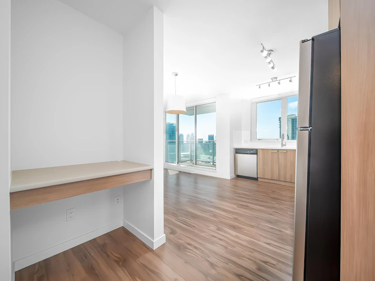 2309-13325 102a Avenue, Surrey, BC, V3T 0J5 - 9