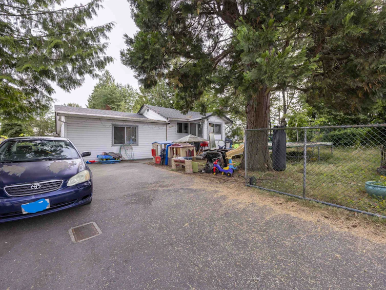 14080 110 Avenue, Surrey, BC, V3R 1Z2