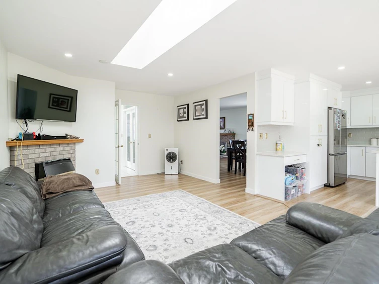 16158 16a Avenue, Surrey, BC, V4A 9J9 - 9