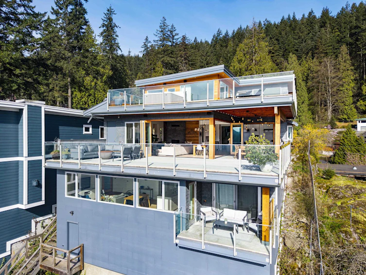 5577 Indian River Drive, North Vancouver, BC, V7G 2T7 - 6