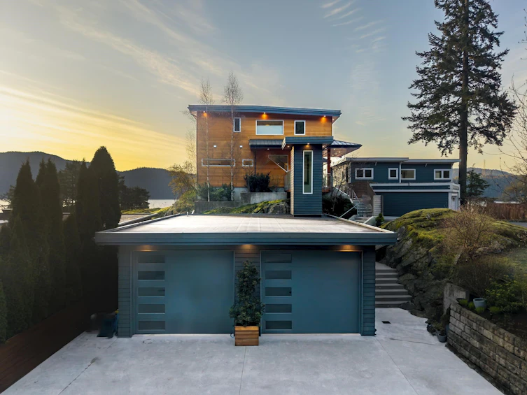 5577 Indian River Drive, North Vancouver, BC, V7G 2T7 - 40