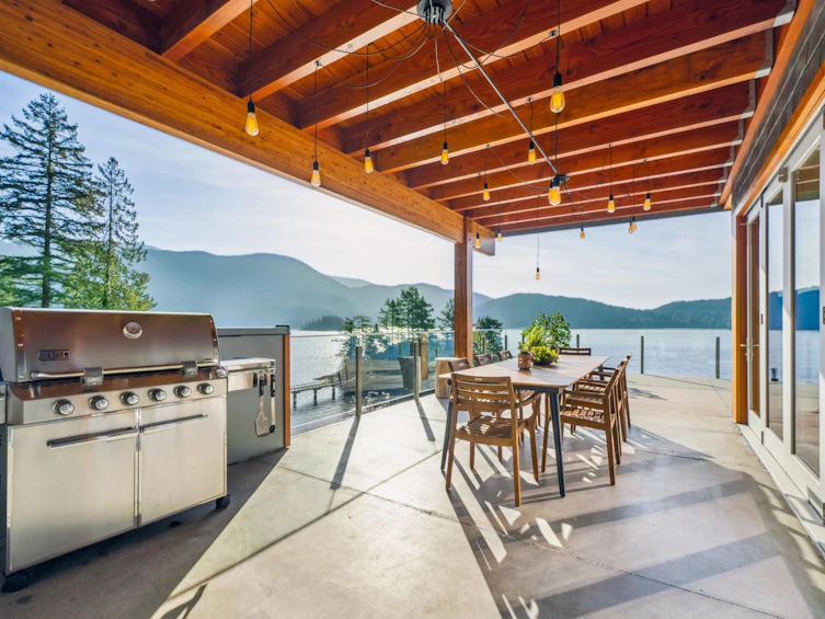 5577 Indian River Drive, North Vancouver, BC, V7G 2T7 - 16