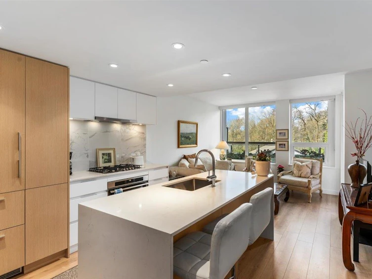 319-1500 Fern Street, North Vancouver, BC, V7J 0E6 - 4