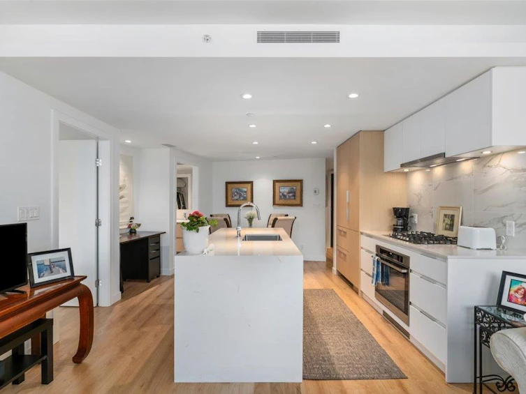 319-1500 Fern Street, North Vancouver, BC, V7J 0E6 - 7