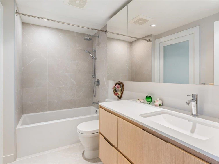 319-1500 Fern Street, North Vancouver, BC, V7J 0E6 - 15