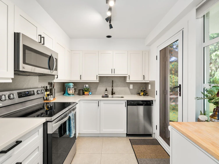 102-2555 W 4th Avenue, Vancouver, BC, V6K 1P5 - 10