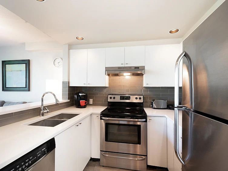 305-1688 Robson Street, Vancouver, BC, V6G 1C7 - 9