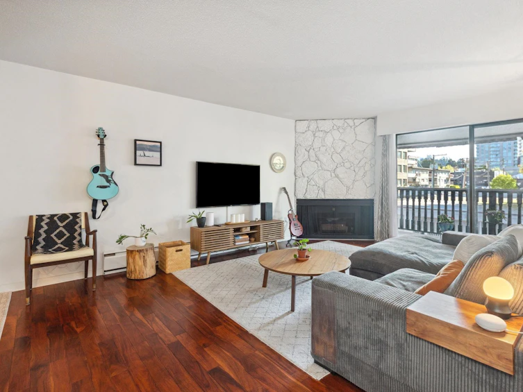 301-1610 Chesterfield Avenue, North Vancouver, BC, V7M 2N7 - 3