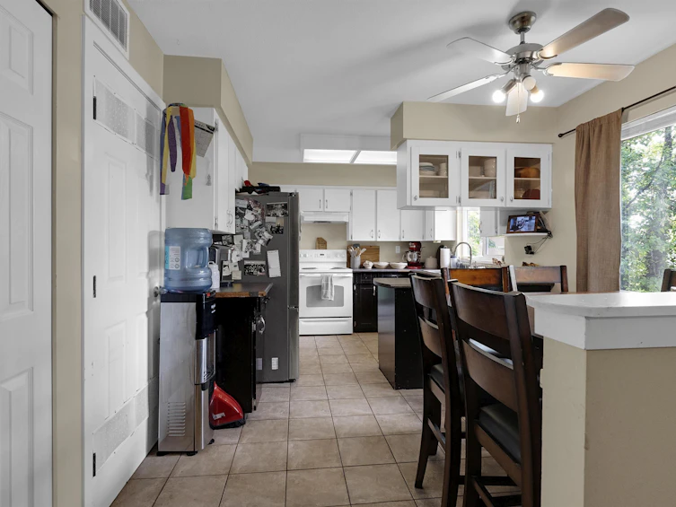 15040 Spenser Drive, Surrey, BC, V3S 5Z7 - 9