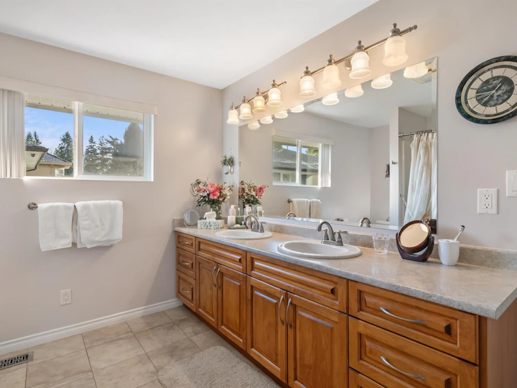 551 Poirier Street, Coquitlam, BC, V3J 6A6 - 33