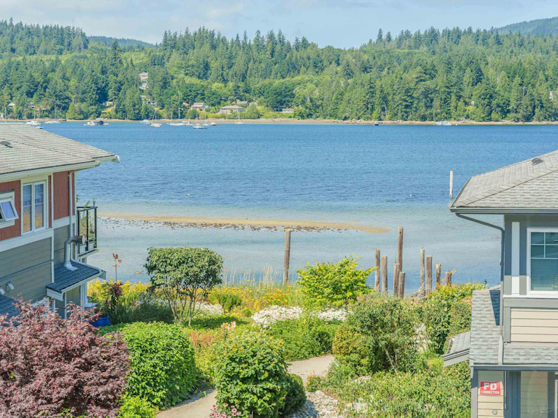 5954 Beachgate Lane, Sechelt BC