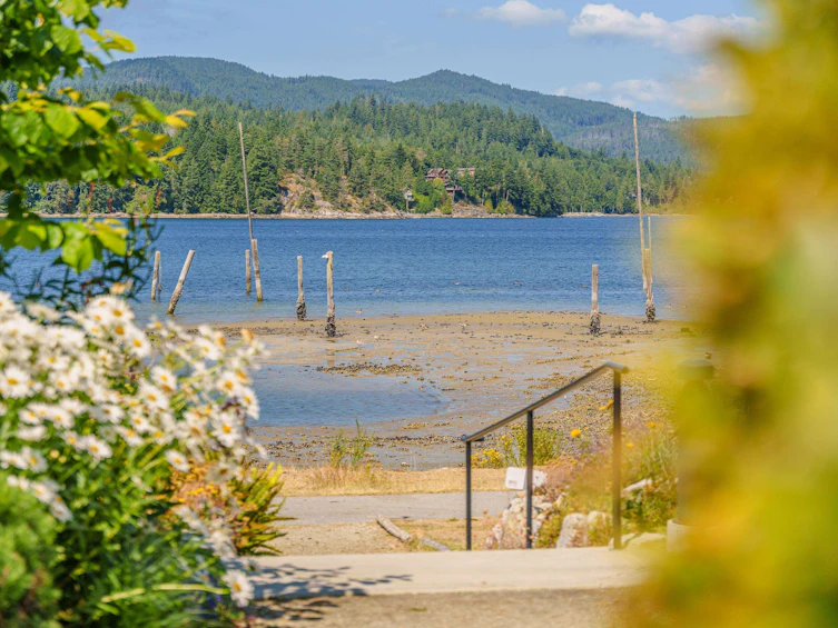 5954 Beachgate Lane, Sechelt, BC, V7Z 0S2 - 34